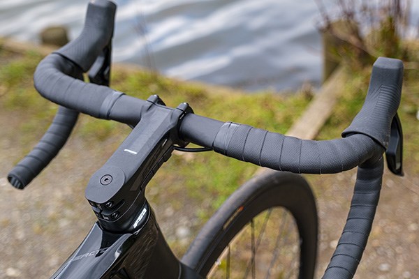Road and MTB bars and grips and bar tape